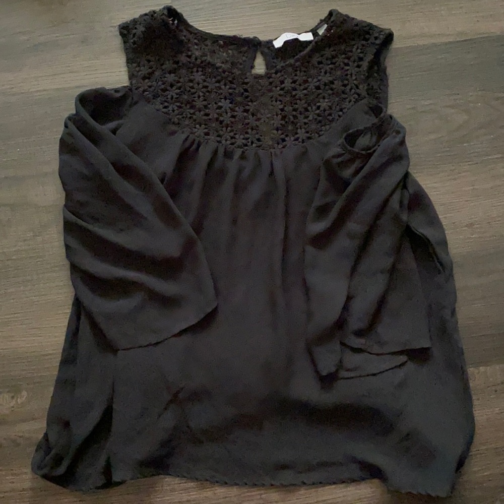 Shoulderless Casual Shirt